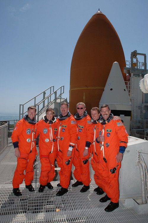The STS-115 crew. From left are Chris Ferguson, Heidemarie Stefanyshyn-Piper, Joe Tanner, Brent Jett, Steve MacLean and Dan Burbank. Photo Credit: NASA, via Joachim Becker/SpaceFacts.de