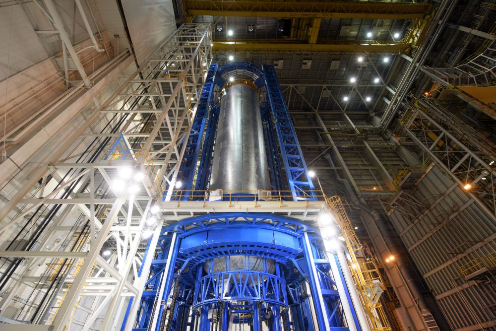 From NASA: "Engineers just completed welding the liquid hydrogen tank that will provide fuel for the first SLS flight in 2018. The tank measures more than 130 feet tall, comprises almost two-thirds of the core stage and holds 537,000 gallons of liquid hydrogen -- which is cooled to minus 423 degrees Fahrenheit." Photo Credit: NASA/Michoud/Eric Bordelon