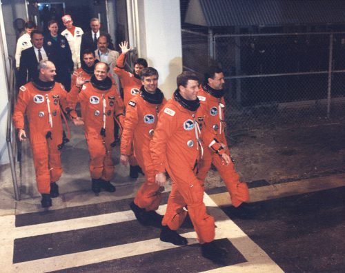 Commander Ron Grabe and Pilot Steve Oswald lead their STS-42 crewmates out to Pad 39A on 22 January 1992. Photo Credit: NASA, via Joachim Becker/SpaceFacts.de