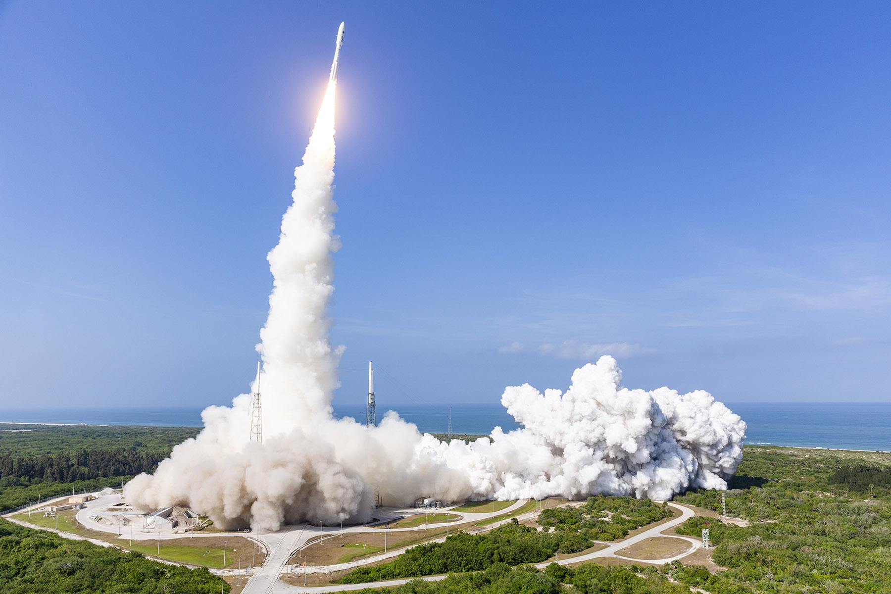 Atlas V Launches AEHF-6 Military SATCOM from Cape Canaveral « AmericaSpace