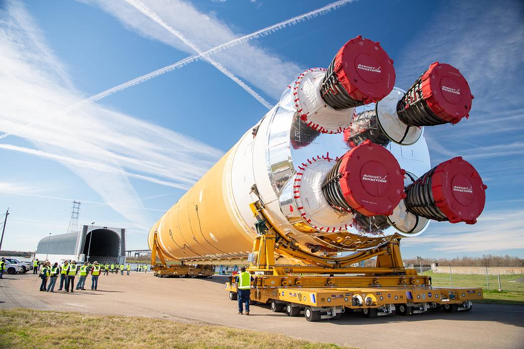 NASA Orders 18 More RS25 Engines for SLS Moon Rocket, at 1.79 Billion