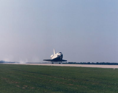‘Significant Tug’: Remembering the Shuttle Drag Chute, 30 Years On ...